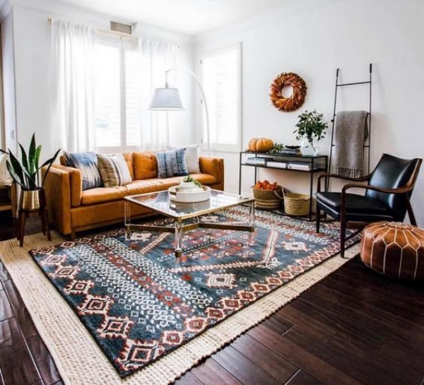 Bohemian Studio Apartment - Boho rug